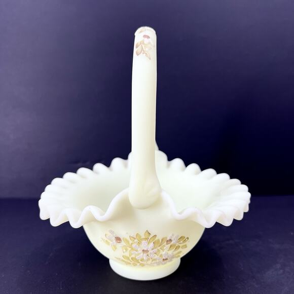Fenton Satin Ruffled Basket Uranium Custard Glass Hand Painted Daisies - Signed - Picture 5 of 12